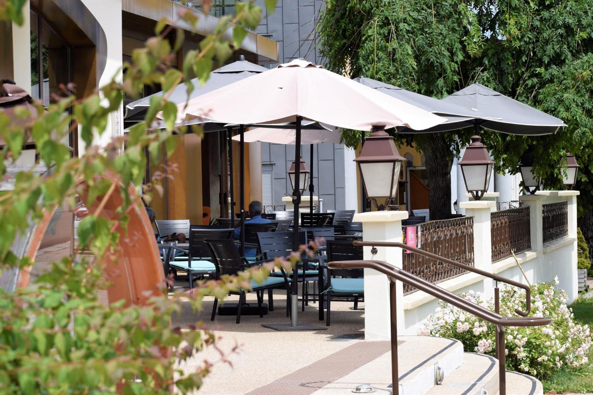 מלבויסון Hotel-Restaurant Le Lac מראה חיצוני תמונה